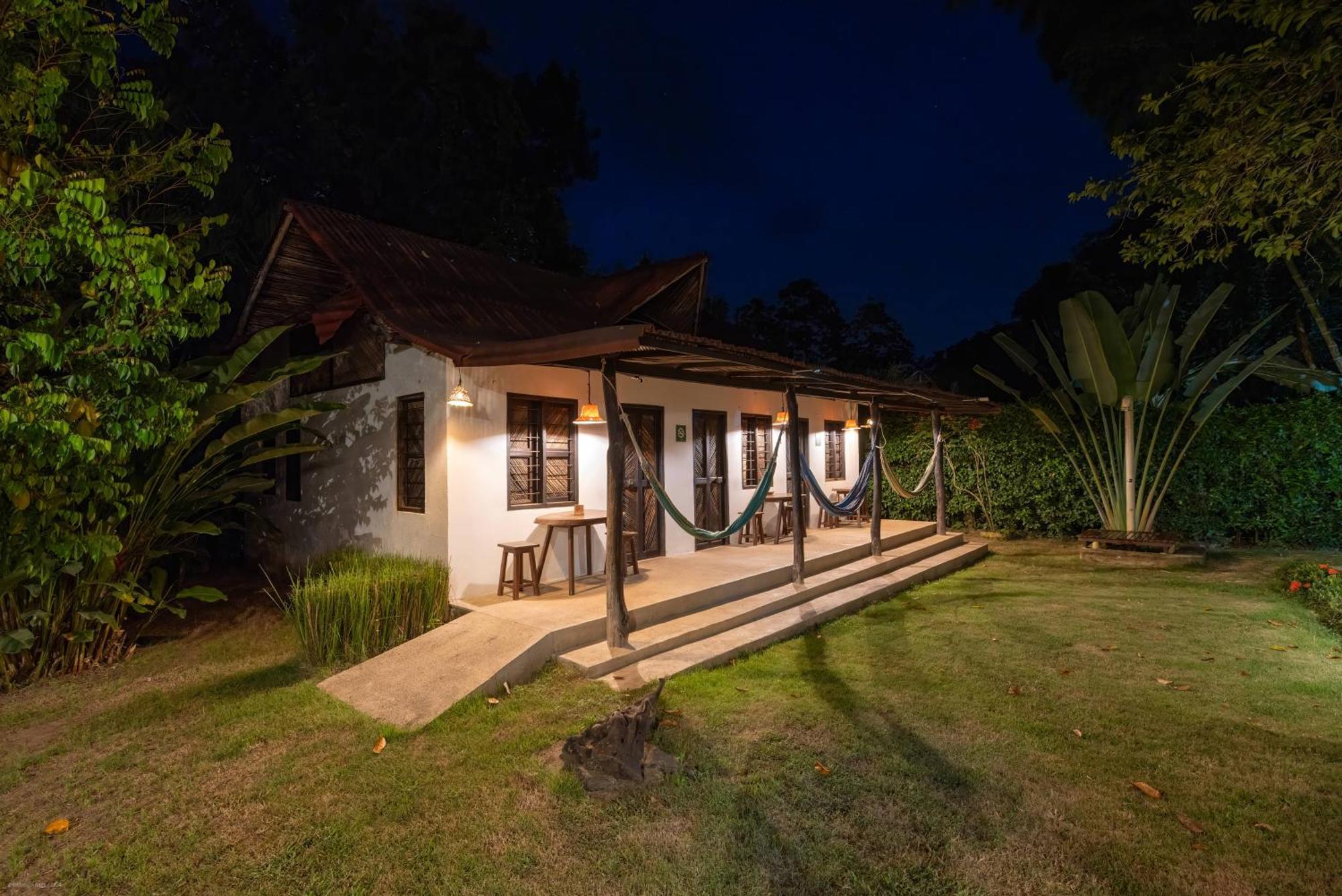 Hostal La Media Luna Palomino Exterior photo