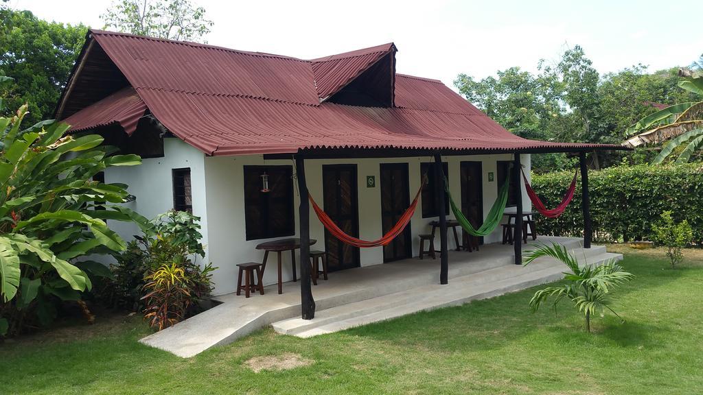 Hostal La Media Luna Palomino Exterior photo