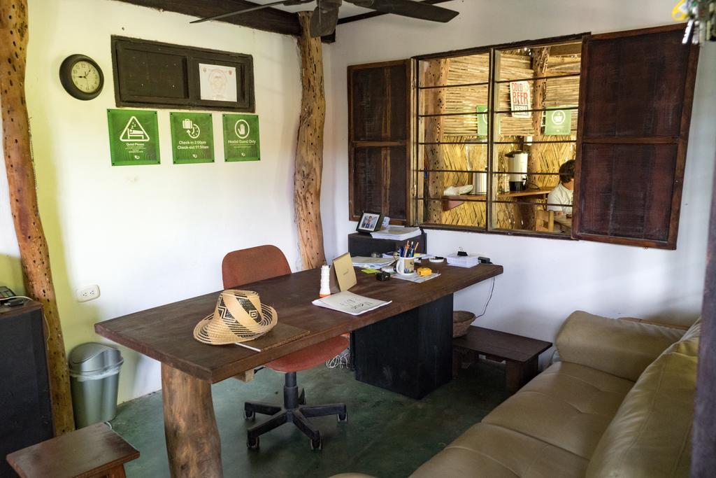 Hostal La Media Luna Palomino Exterior photo