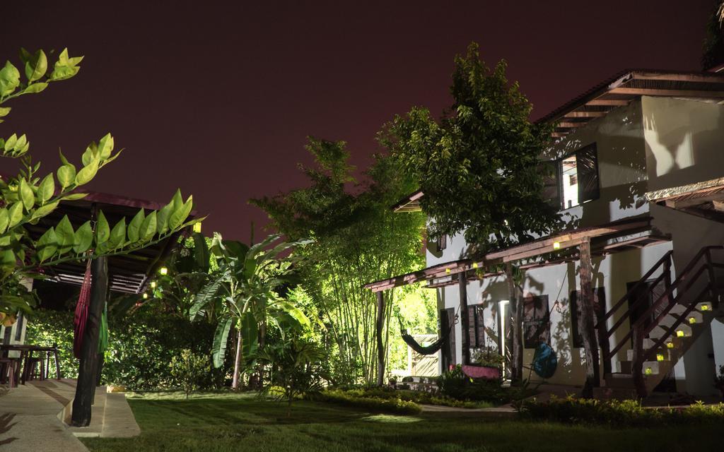 Hostal La Media Luna Palomino Exterior photo